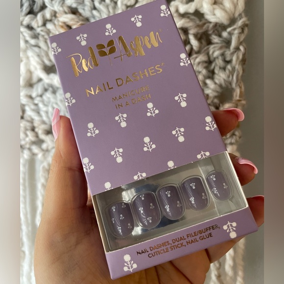 Red Aspen Nail Dashes in Dana Point - Picture 1 of 4